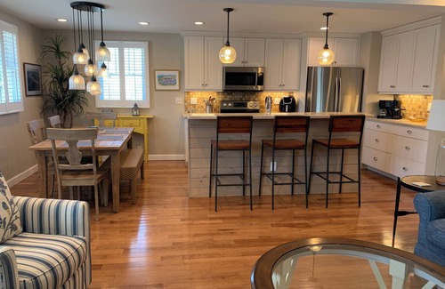 Mystic - New London House | MAIN BEACH ACCESS in GLP! Charming 3-Bedroom House with AC!