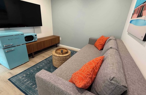 Lake City Apartment | Main Floor Cabin (sleeps 4)