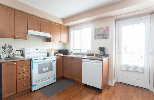 Vaughan Apartment | Main Floor Luxury Apartment