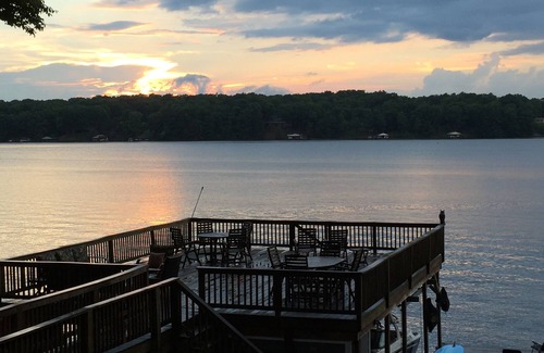 Macon House | Main Lake! Close to the water! Spectacular Views!