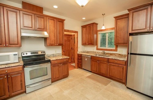 Olde Ferry Estates House | Main Lake Cove & Great Views; Dock for pontoons/deck/bass boats; flat lot/linens