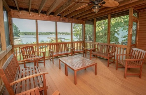 Olde Ferry Estates House | Main Lake Cove & Great Views; Dock for pontoons/deck/bass boats; flat lot/linens