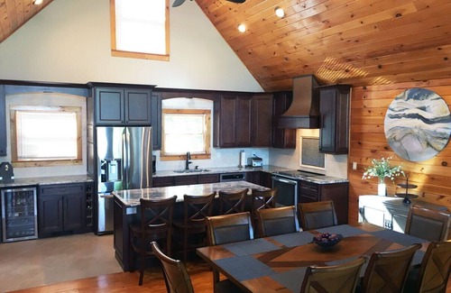 Old Bridge Point Cabin | Main Lake View, Flat Lot, Hot Tub, Kayaks, Fire Pit & More!