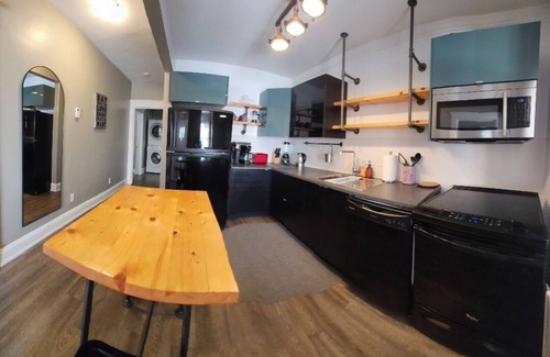 Sudbury Apartment | Main level 2 bedroom - Ensuite Laundry -Central DT