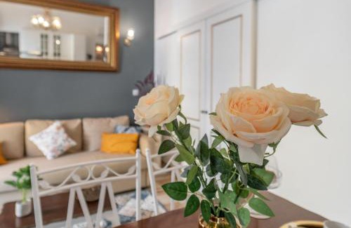 Se Apartment | Main Street Apartments by Raspberry Cascade