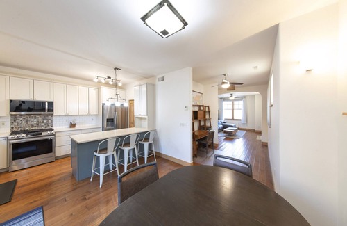 Carbondale House | Main Street Carbondale Townhome. Super Convenient.n