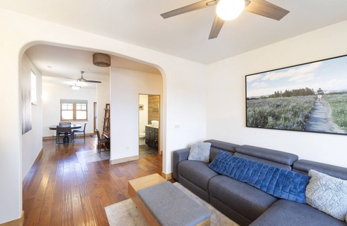Carbondale House | Main Street Carbondale Townhome. Super Convenient.n