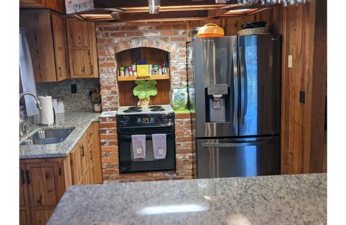 Weeki Wachee Gardens House | Main UpRiver Cedar Cabin w/Kayaks l New Dock l Ladder l gazebo l BBQ