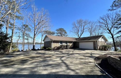 Clanton House | Main water house on Lay Lake!