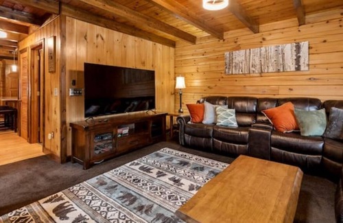 Windham House | Maine Bear Lodge Between Sebago Lake and Portland - Week Discounts Start Oct 26!