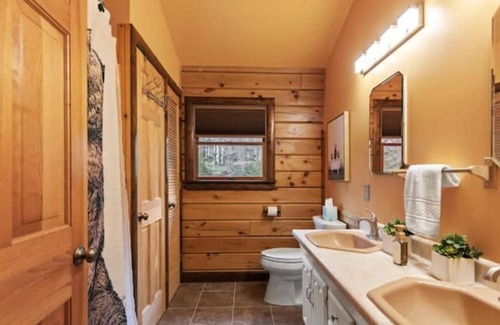 Windham House | Maine Bear Lodge Between Sebago Lake and Portland - Week Discounts Start Oct 26!