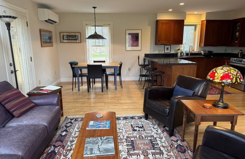 Pownal House | Maine Refugio