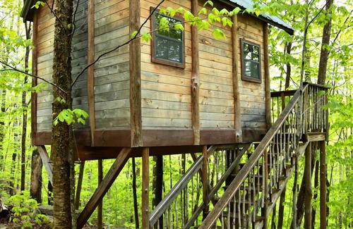 Stoneham Cabin | Maine Woods Treehouse-The Birdie