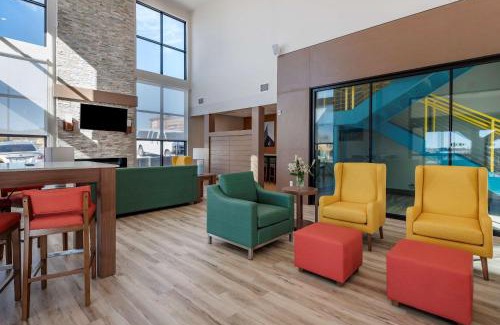 Colorado Springs Hotel | MainStay Suites Colorado Springs East - Medical Center Area