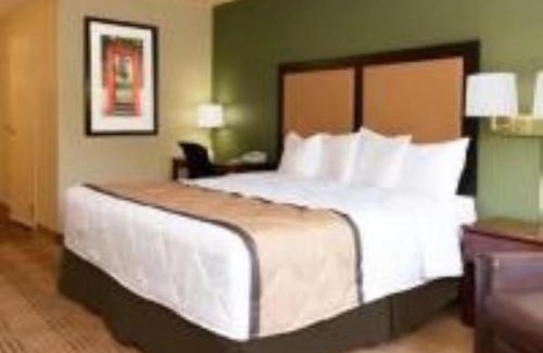 Hillside Hotel | MainStay Suites Chicago Hillside