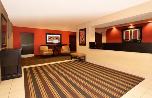 Hillside Hotel | MainStay Suites Chicago Hillside