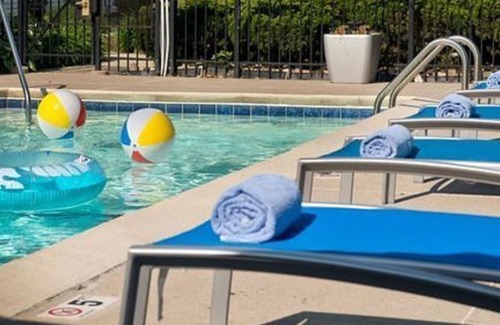 Crosswoods Hotel | MainStay Suites Columbus Worthington