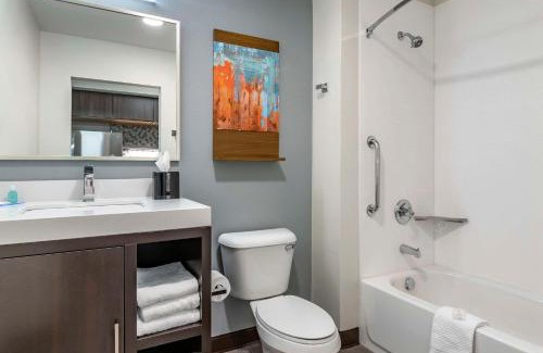 Franklin Hotel | MainStay Suites Milwaukee-Franklin