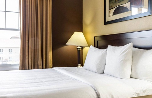 Minot Hotel | MainStay Suites Minot