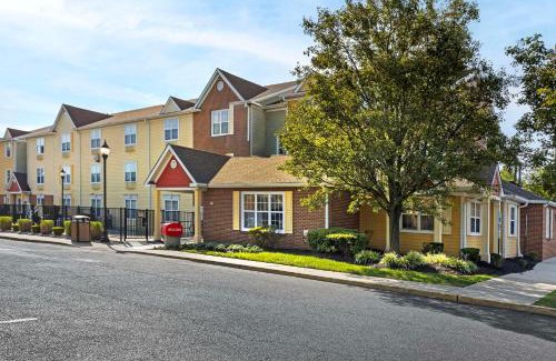 Mount Laurel Hotel | MainStay Suites Mt Laurel - Philadelphia