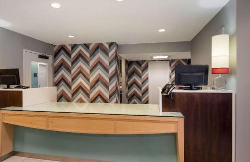 West Omaha Hotel | MainStay Suites Omaha Old Mill