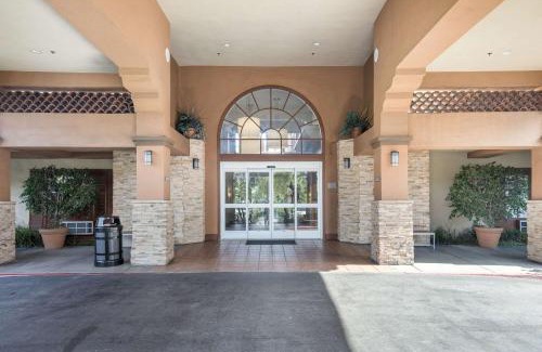 Santa Ana Hotel | MainStay Suites Orange County John Wayne Airport