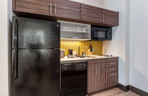 Colorado Springs Hotel | MainStay Suites Colorado Springs East - Medical Center Area