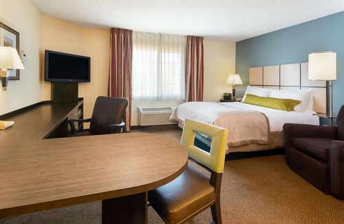Greenwich Hotel | MainStay Suites Wichita Northeast