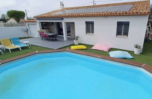 Marignane House | Maison à 2 Minutes des Plages. Piscine/terrain de Pétanque/vélos à Disposition