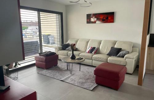 La Chevillotte House | Maison à la campagne en chanvre