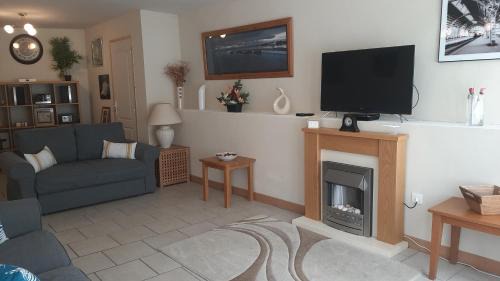 Magnac-Laval House | Maison élégante wi-fi rapide & terrasse ensoleillée