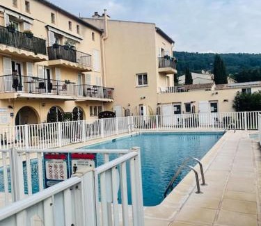 Peymeinade Villa | Maison 2 P- Peymeinade lotissement avec Piscine