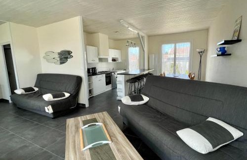 Bretignolles-sur-Mer House | *Maison 3 pièces avec jardin à 350m du bord de mer - Wifi, terrasse, parking* - FR-1-231-220