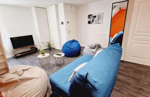Agen House | Maison, 4 à 6 pers, clim, parking privé, 2 chambres