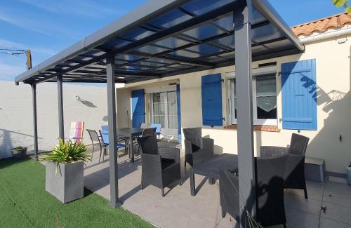 LʼAiguillon-sur-Mer House | "Maison 5 personnes près du Port et du centre, proche plage, jardin et terrasse, L'Aiguillon-sur-Mer" - FR-1-476-84