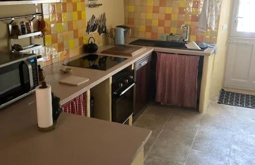 Rustrel House | Maison a Rustrel (A coté du Colorado Provençal)