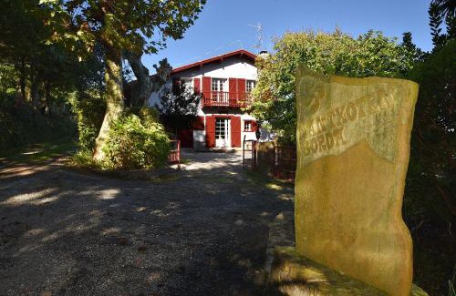 Ascain Apartment | Maison Ascain 10 personnes au pied de la Rhune, proche St Jean de Luz