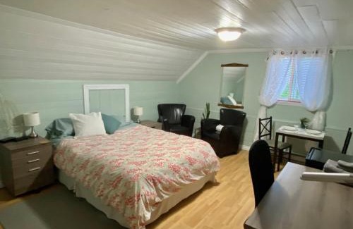Saint-Raymond House | Maison au bord de la rivière - chambre Sous-Bois