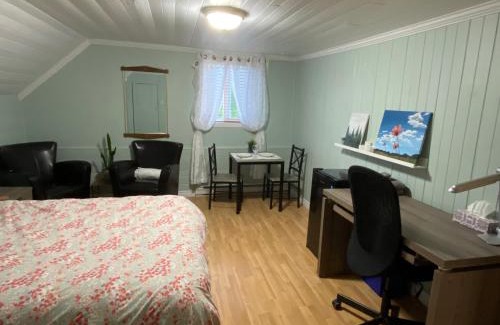 Saint-Raymond House | Maison au bord de la rivière - chambre Sous-Bois