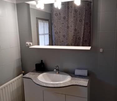 Saint-Denis-de-Pile House | Maison au bord de l'eau et au calme pour les vacances