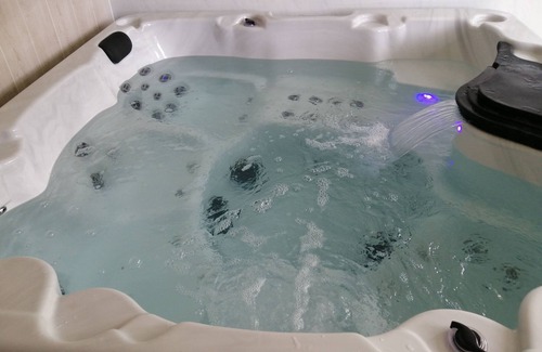 Roquefort-sur-Soulzon House | Maison Avec Jacuzzi Proche de Roquefort
