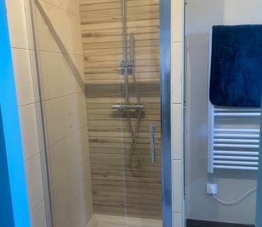 La Reole Apartment | Maison avec accès piscine et jacuzzi
