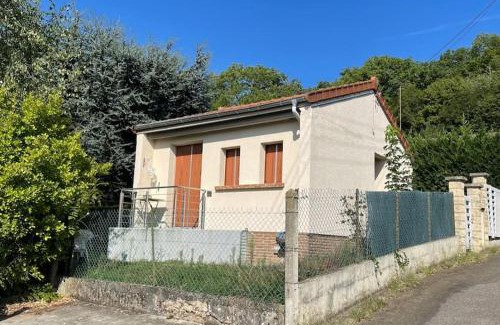 Buc House | Maison avec sous sol indépendant et parking à 2km de Versailles