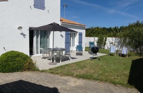 La Gueriniere House | Maison avec terrasse, 400 m plage et centre, 2 chambres, parking privé, ménage inclus - FR-1-224B-542