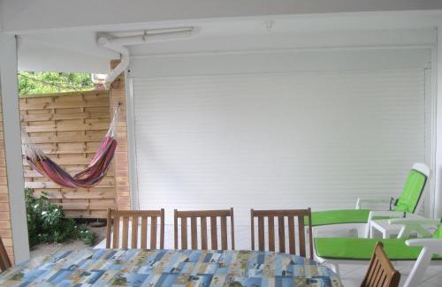 Le Robert House | Maison avec vue sur la mer, Le Robert + Jardin et Terrasse