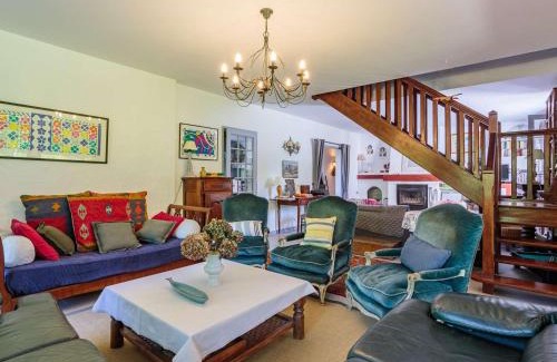 Espelette Villa | Maison basque à Espelette avec piscine, jardin, barbecue et proche du centre - FR-1-4-697