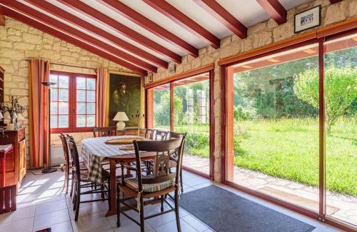 Espelette Villa | Maison basque à Espelette avec piscine, jardin, barbecue et proche du centre - FR-1-4-697