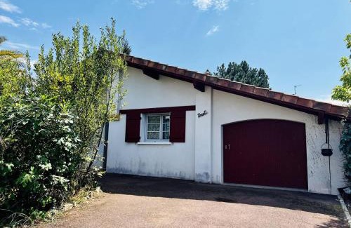 Espelette House | Maison Basque T4 à Espelette : 5 adultes + 2 enfants, Internet, Jardin, Animal OK - FR-1-495-2
