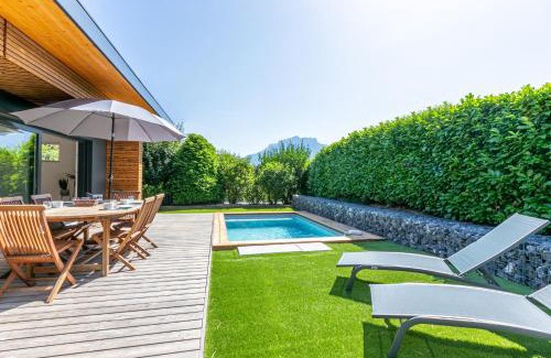 Cessenaz House | Maison BOOA