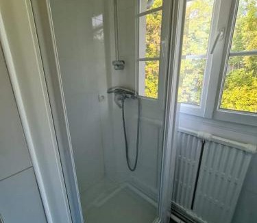 Melun House | Maison Briand - Petite chambre chez l'habitant - Melun Centre - Wifi, Netflix, Smart TV, Lit à mousse mémoire de forme